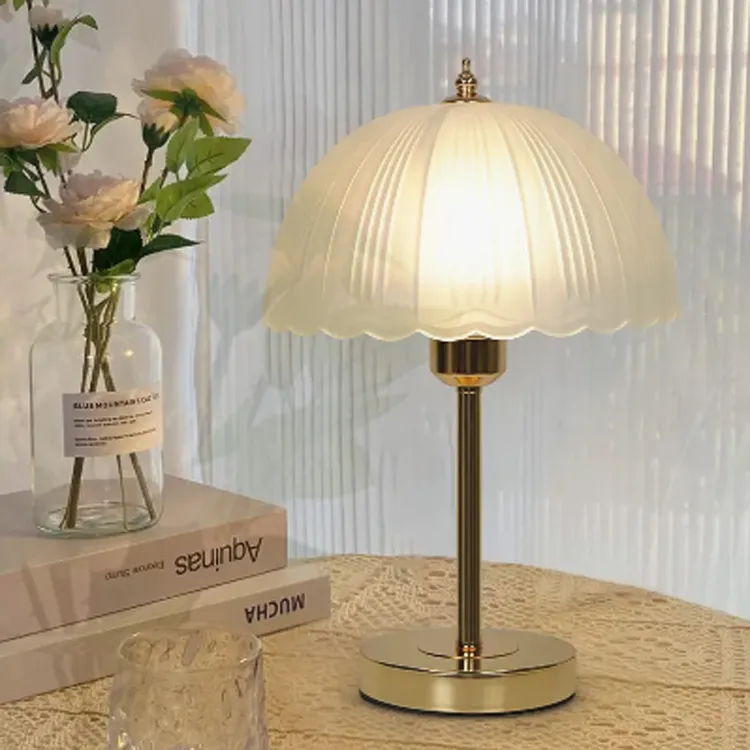 Apakah keperluan untuk meletakkan lampu bilik tidur di rumah?