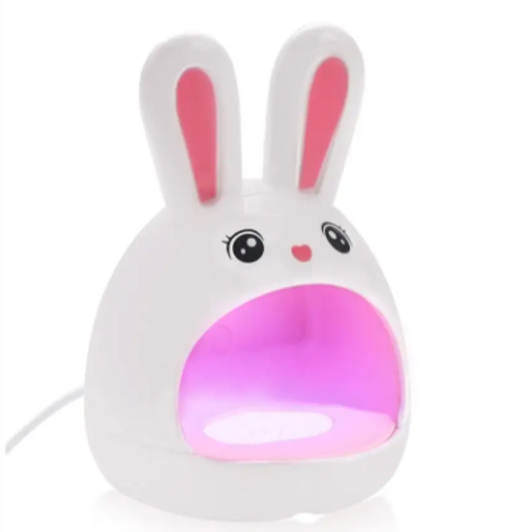 Bagaimanakah Lampu Kuku Mempengaruhi Piawaian Manicure Profesional Di Seluruh Dunia?